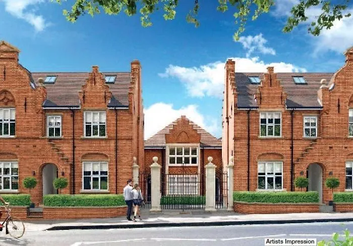 Private And Modern One Bed Gated Flat