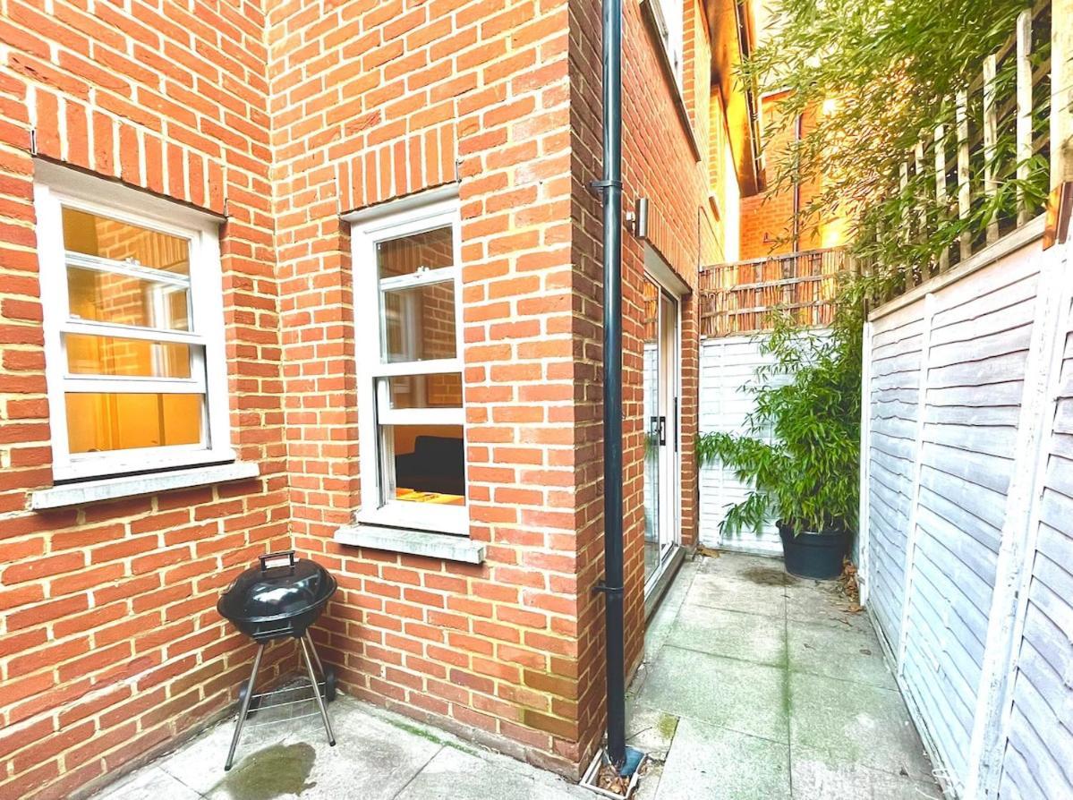 Private And Modern One Bed Gated Flat Apartament *